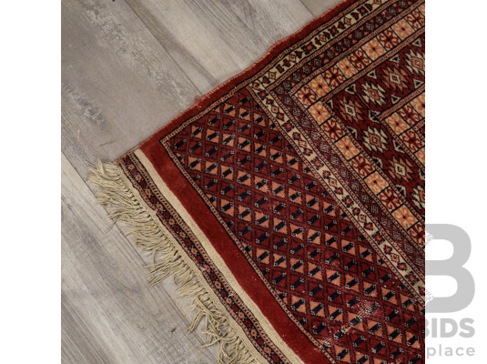 Hand Knotted Pakistani Rug