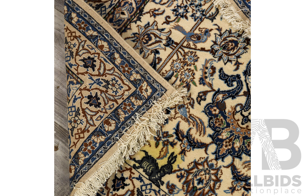 Hand Knotted Persian Nain Rug