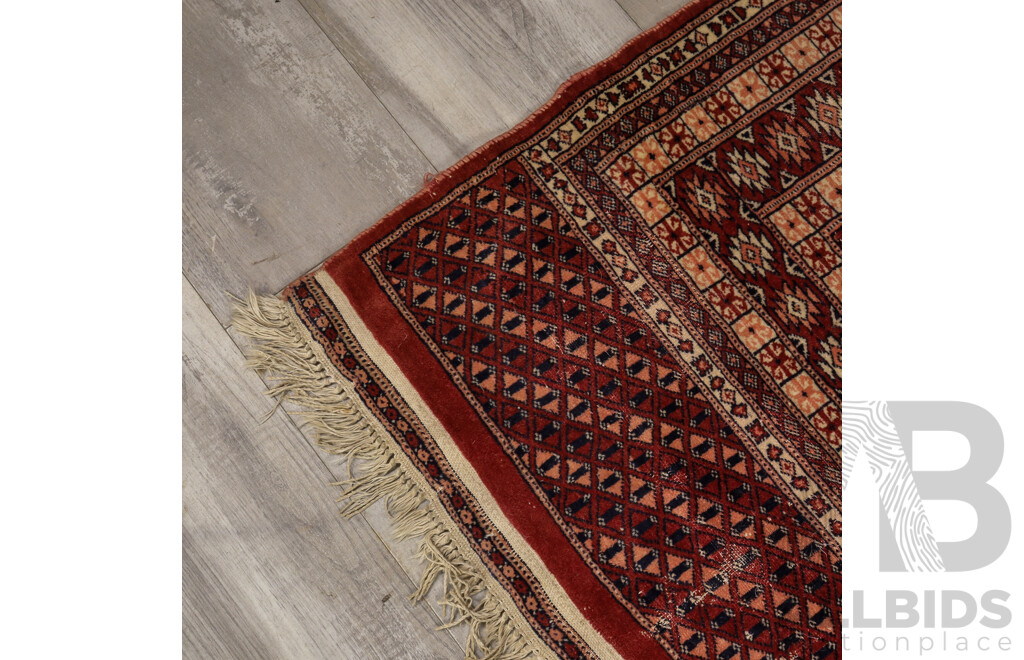 Hand Knotted Pakistani Rug