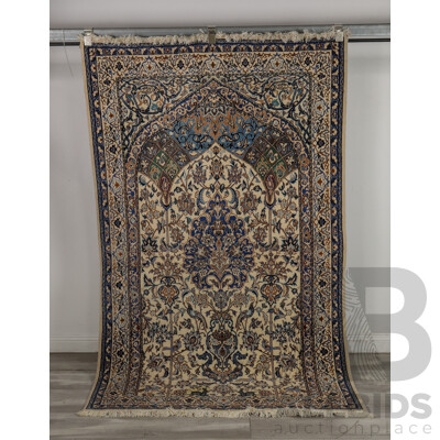 Hand Knotted Persian Nain Rug