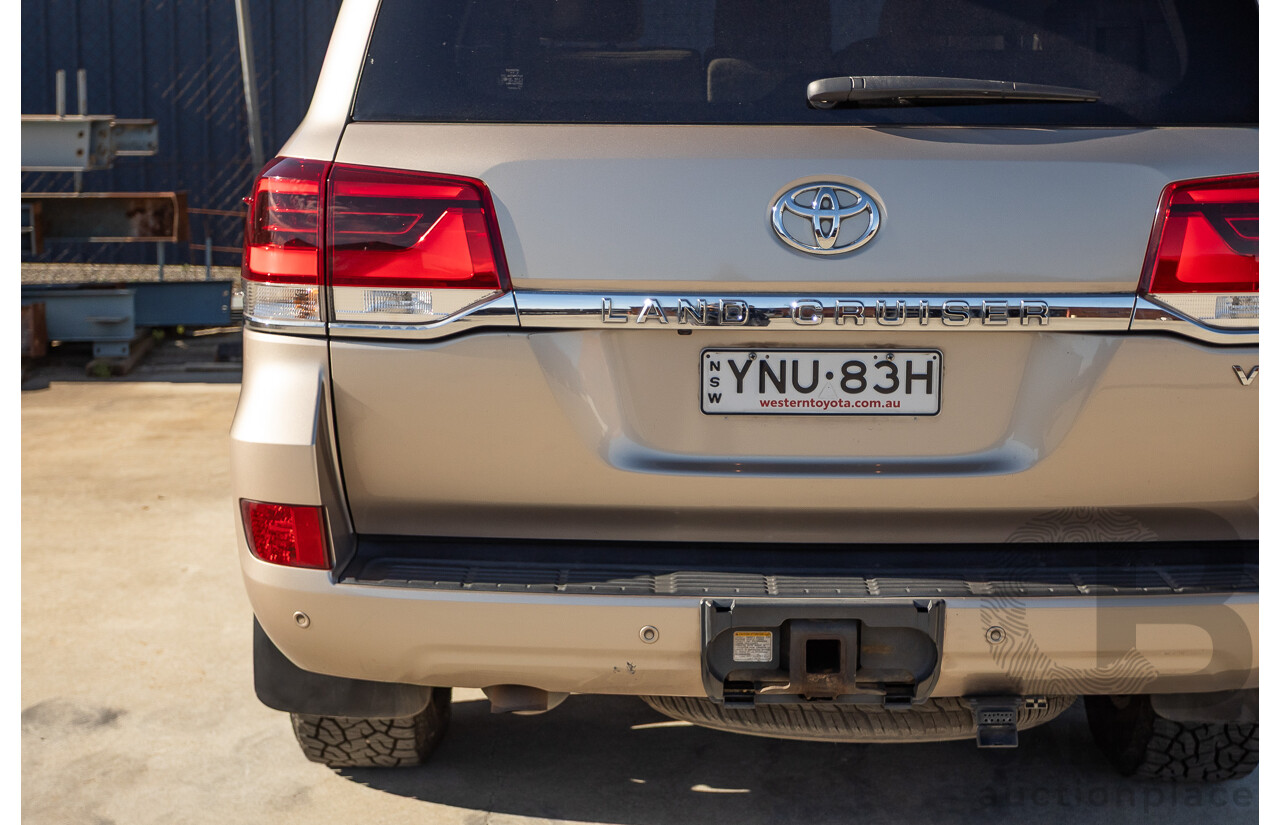 11/2016 Toyota Landcruiser VX (4x4) VDJ200R MY16 4D Wagon Sonora Gold Metallic 4.5L