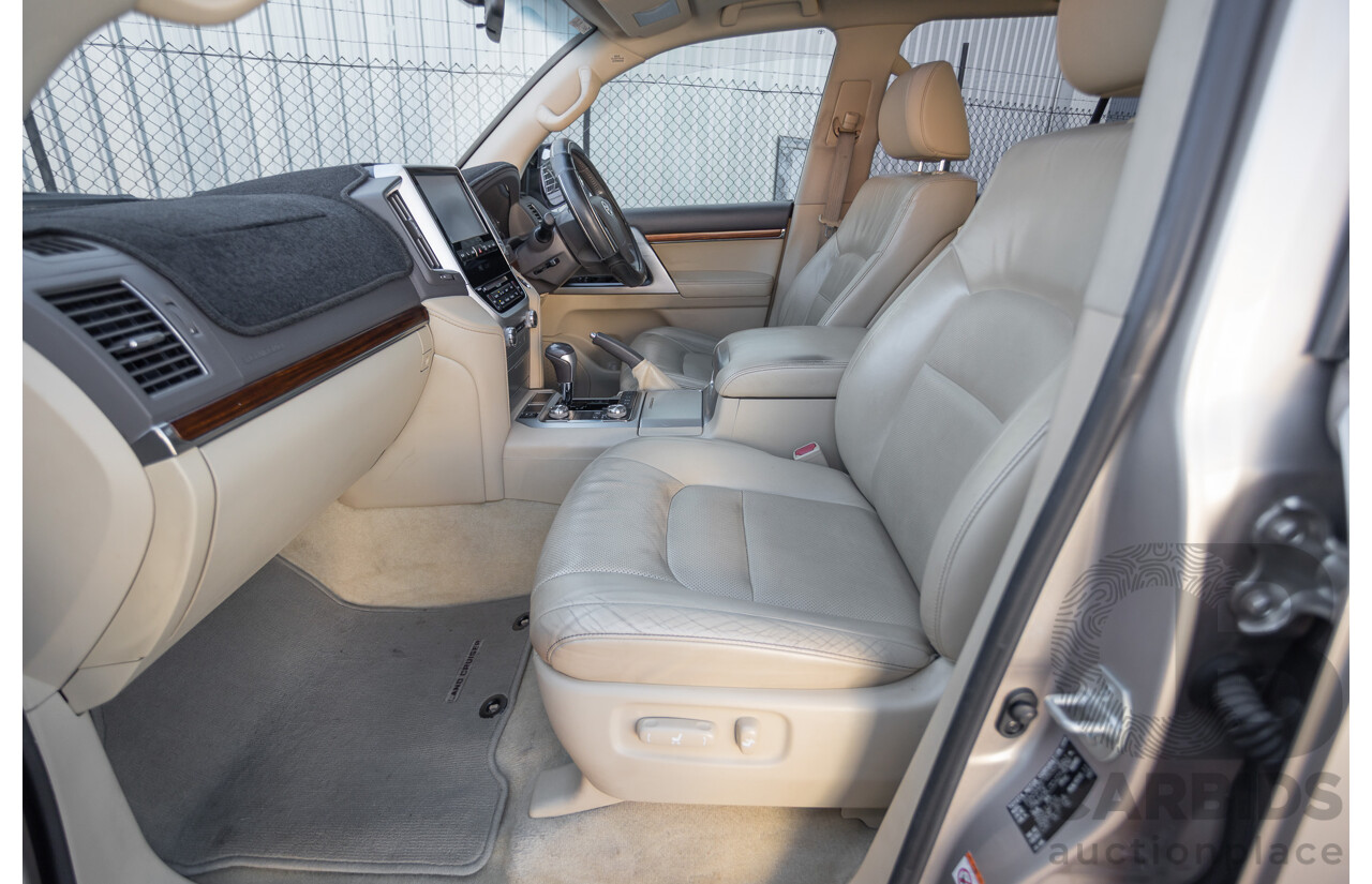 11/2016 Toyota Landcruiser VX (4x4) VDJ200R MY16 4D Wagon Sonora Gold Metallic 4.5L