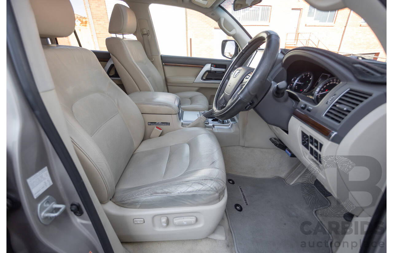 11/2016 Toyota Landcruiser VX (4x4) VDJ200R MY16 4D Wagon Sonora Gold Metallic 4.5L