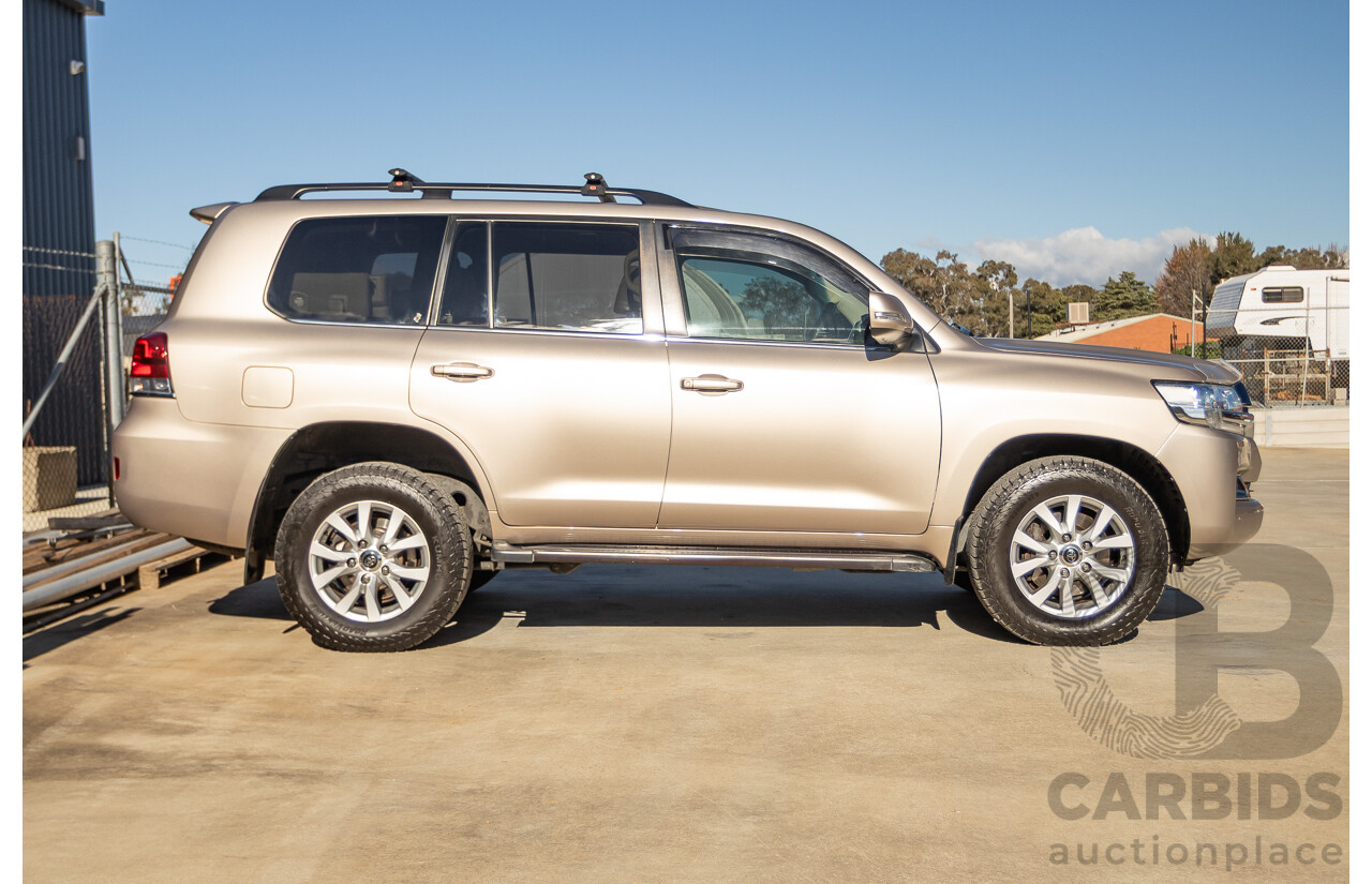 11/2016 Toyota Landcruiser VX (4x4) VDJ200R MY16 4D Wagon Sonora Gold Metallic 4.5L