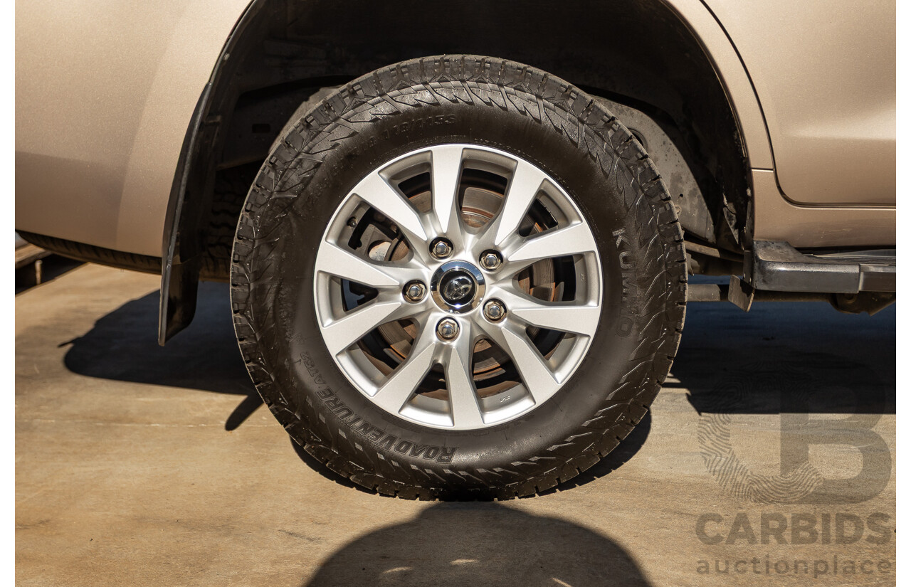 11/2016 Toyota Landcruiser VX (4x4) VDJ200R MY16 4D Wagon Sonora Gold Metallic 4.5L