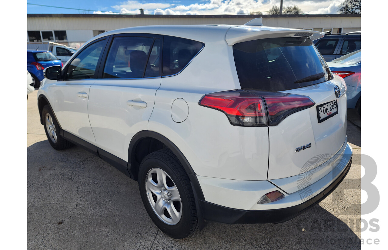 01/2016 Toyota Rav4 GX (2wd) ZSA42R 4d Wagon White 2.0L