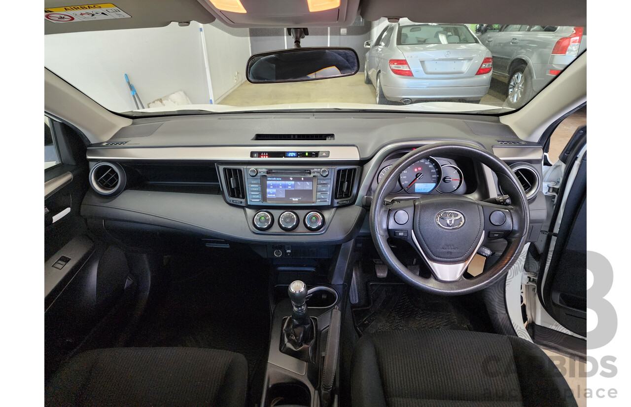 01/2016 Toyota Rav4 GX (2wd) ZSA42R 4d Wagon White 2.0L