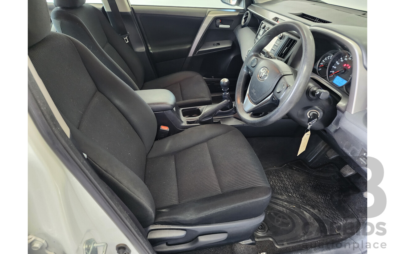 01/2016 Toyota Rav4 GX (2wd) ZSA42R 4d Wagon White 2.0L