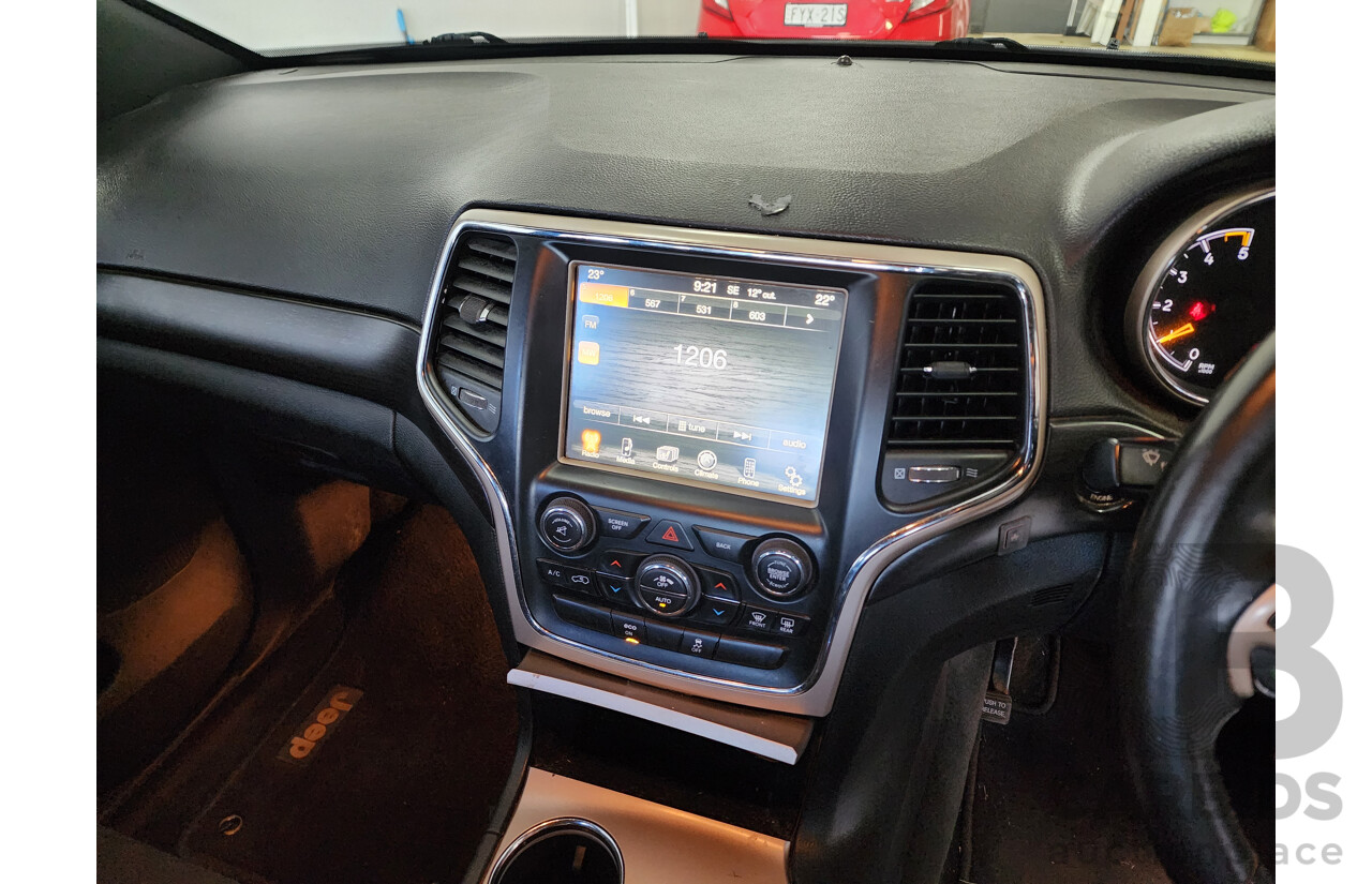 08/2014 Jeep Grand Cherokee Laredo (4x4) WK MY14 4d Wagon White 3.0L