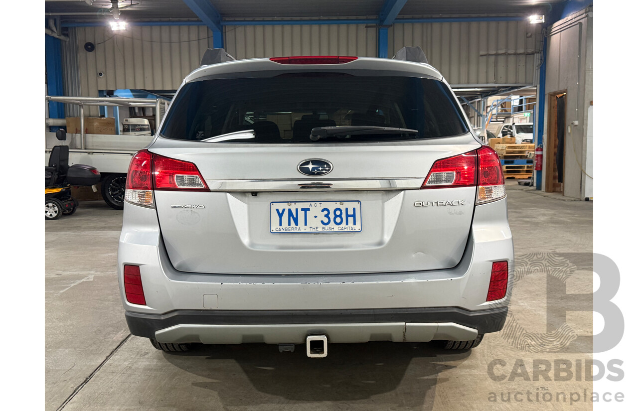 11/2013 Subaru Outback 2.5i MY13 4d Wagon Silver 2.5L