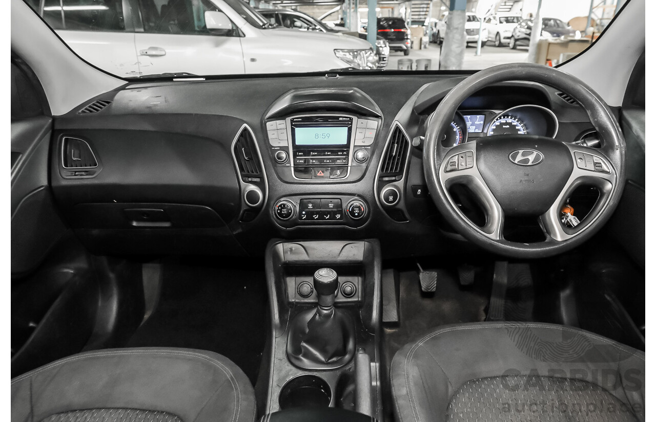 01/2012 Hyundai IX35 Active LM MY11 4d Wagon White 2.0L