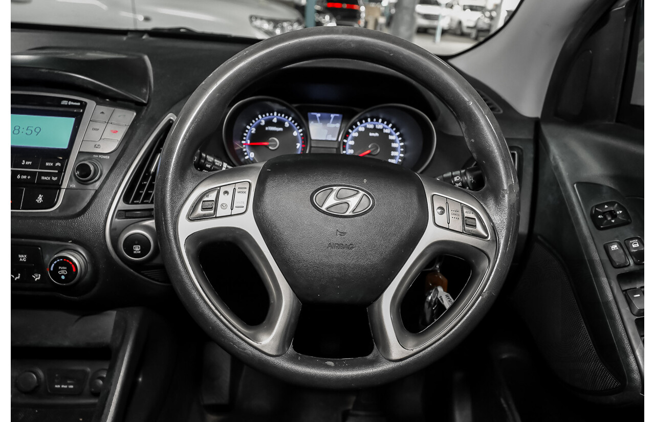01/2012 Hyundai IX35 Active LM MY11 4d Wagon White 2.0L