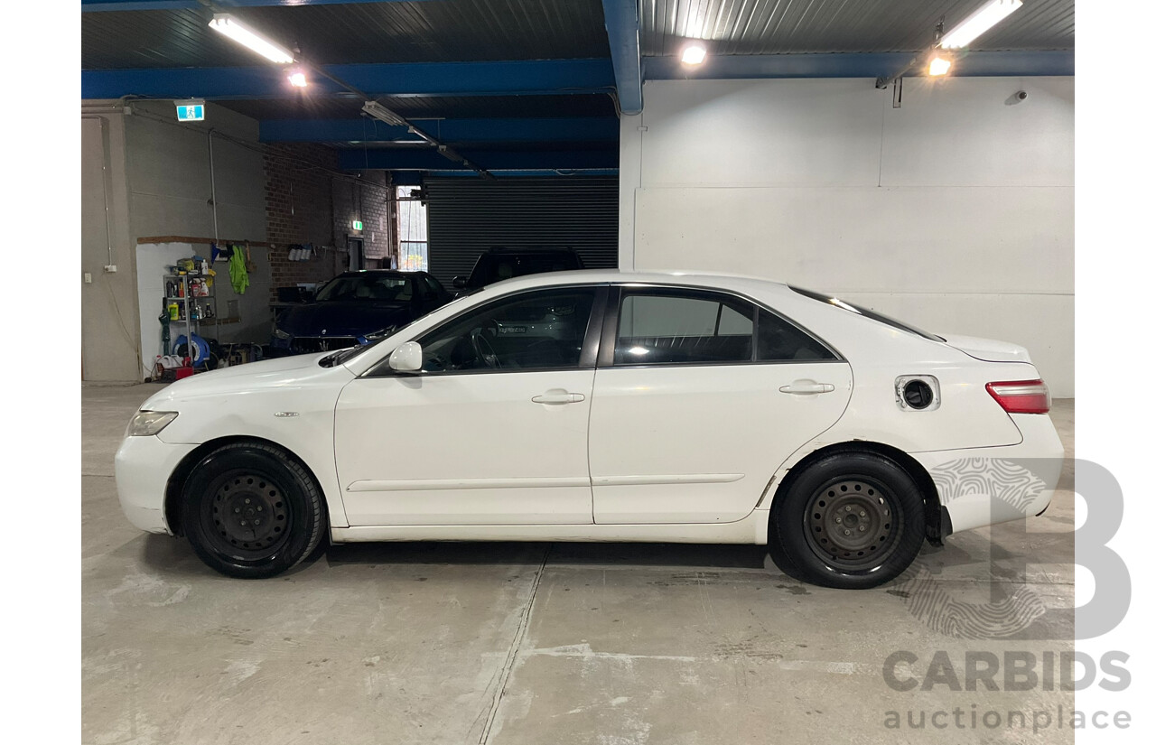 12/2006 Toyota Camry Altise ACV40R 4d Sedan White 2.4L