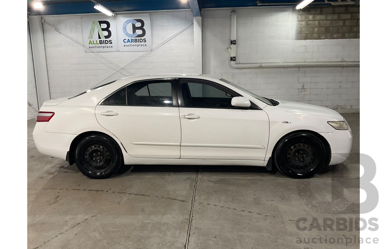 12/2006 Toyota Camry Altise ACV40R 4d Sedan White 2.4L