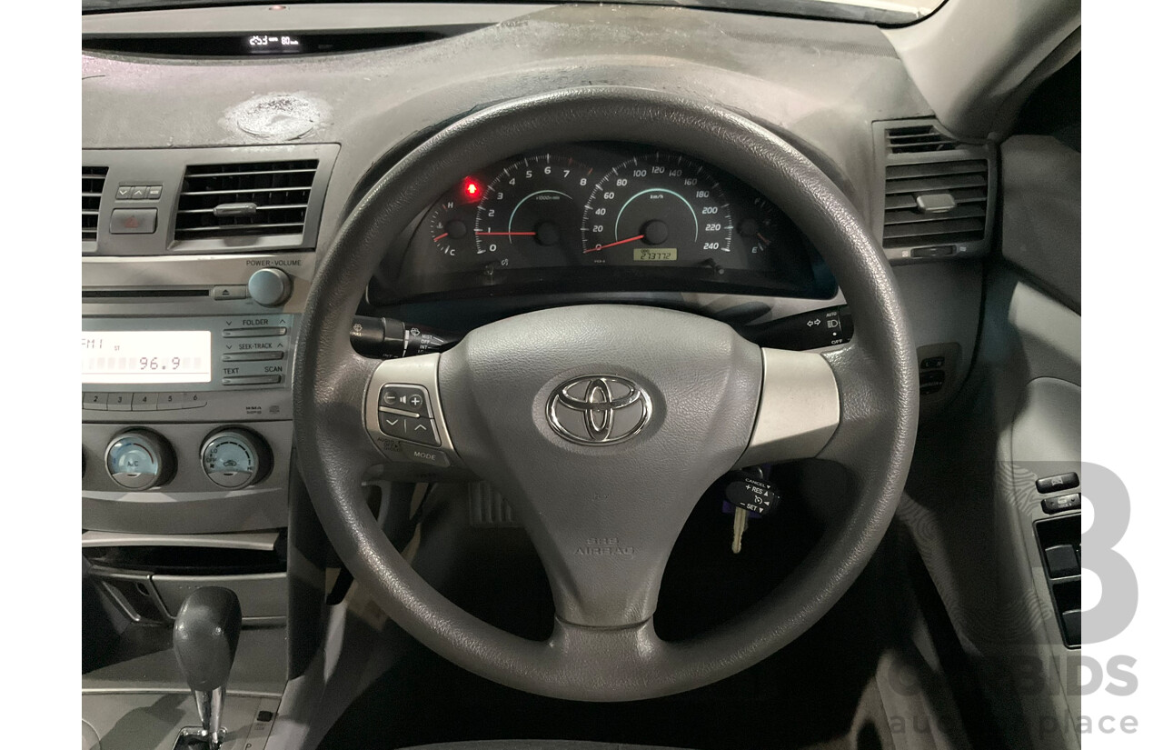 12/2006 Toyota Camry Altise ACV40R 4d Sedan White 2.4L