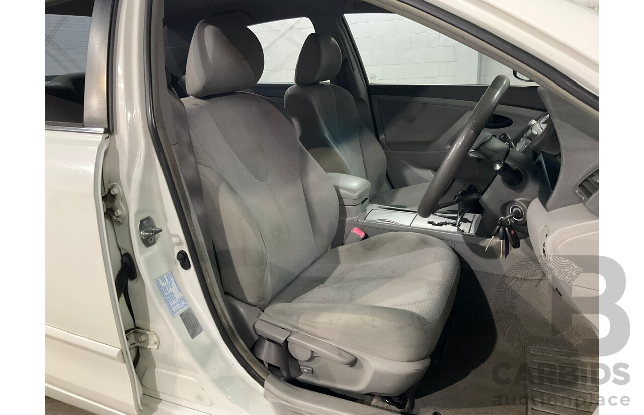 12/2006 Toyota Camry Altise ACV40R 4d Sedan White 2.4L