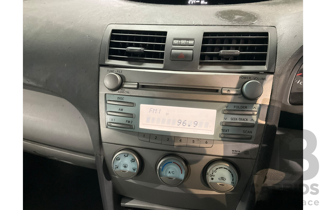 12/2006 Toyota Camry Altise ACV40R 4d Sedan White 2.4L