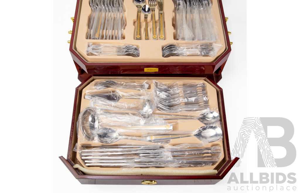 House of Florence 108 Piece Cutlery Service in Timber Canteen