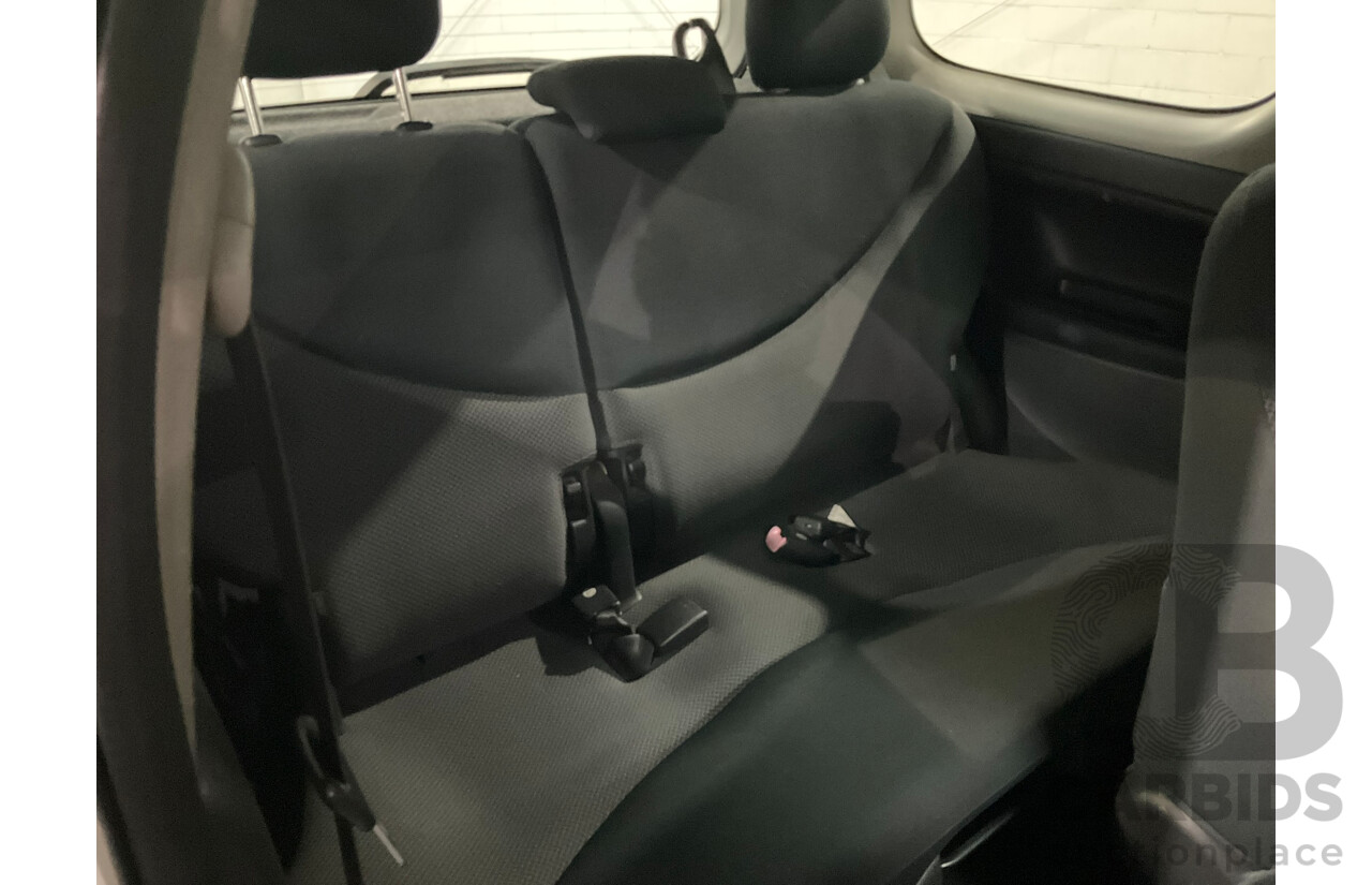 03/2004 Toyota Echo NCP10R 3D Hatchback Silver 1.3L