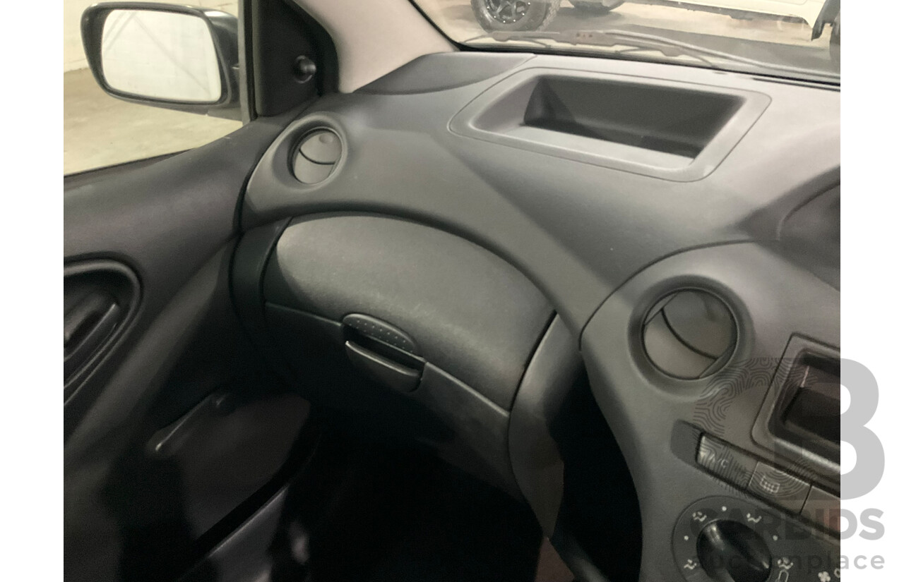 03/2004 Toyota Echo NCP10R 3D Hatchback Silver 1.3L
