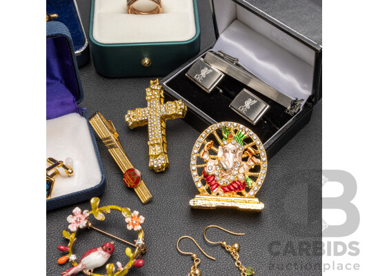 Collection of 9ct Gold, Sterling Silver, Gold & Silver Tone Jewellery - Lot of 15
