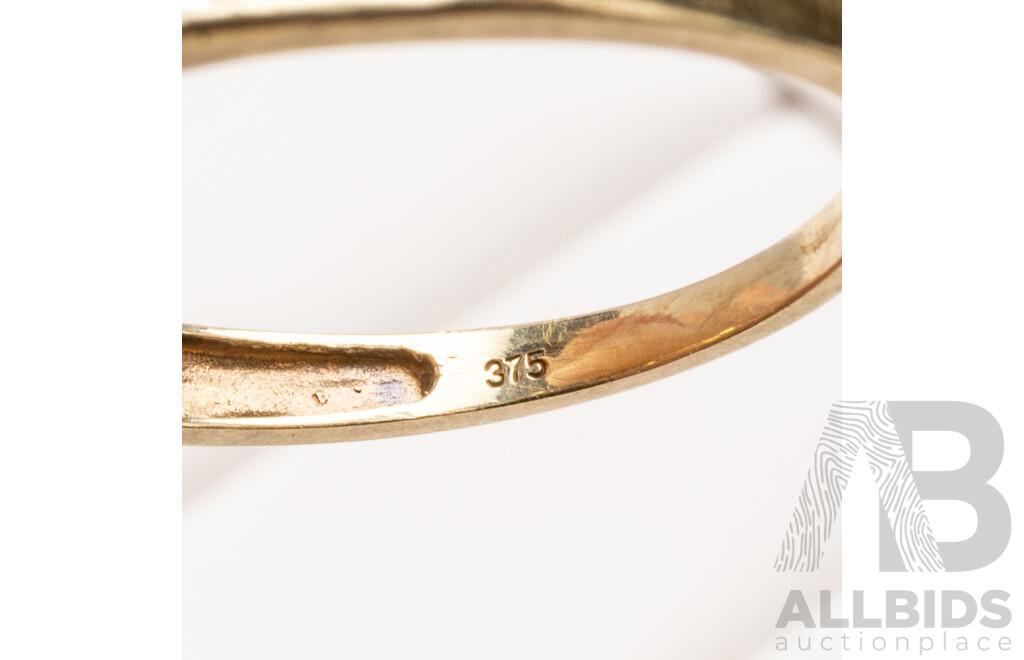 9ct Yellow Gold & Cubic Zirconia Ring - Size P.5