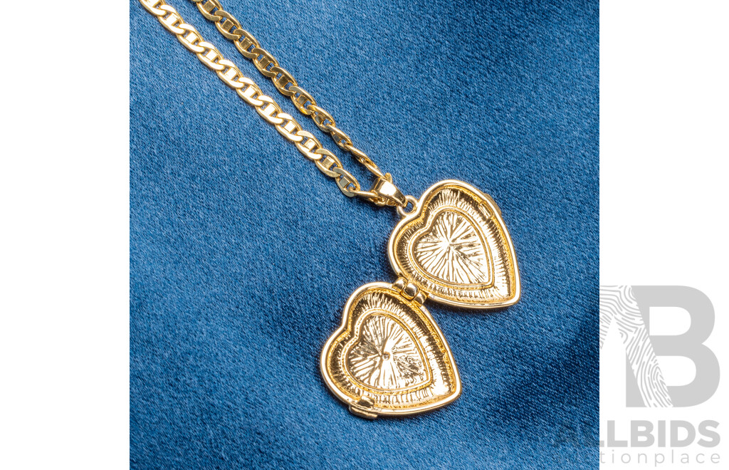 18ct Yellow Gold Gucci Link Necklace & Gold Tone Heart Locket. Length - 90cms