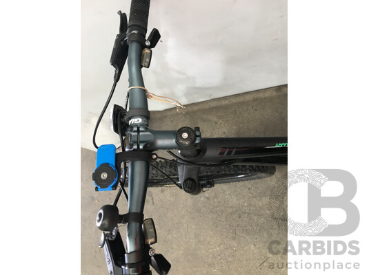 Giant Aluxx 6000 24 Speed Mountian Bike