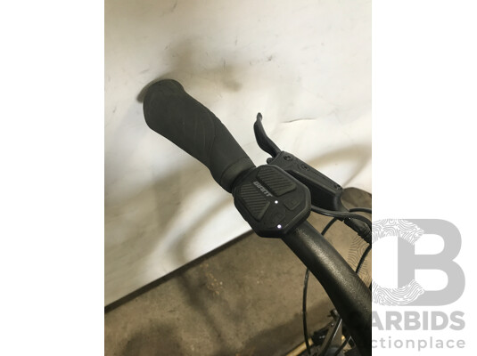 Momentum Transcend 7 Speed Electric Bike