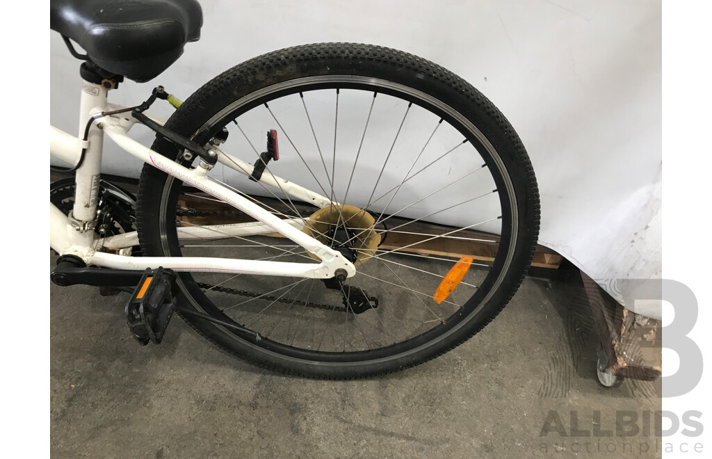 MalvernStar 30 Speed Mountian Bike