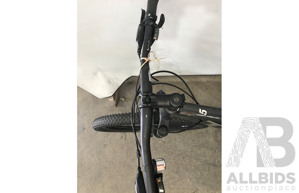Trek Marlin 5 16 Speed Mountian Bike