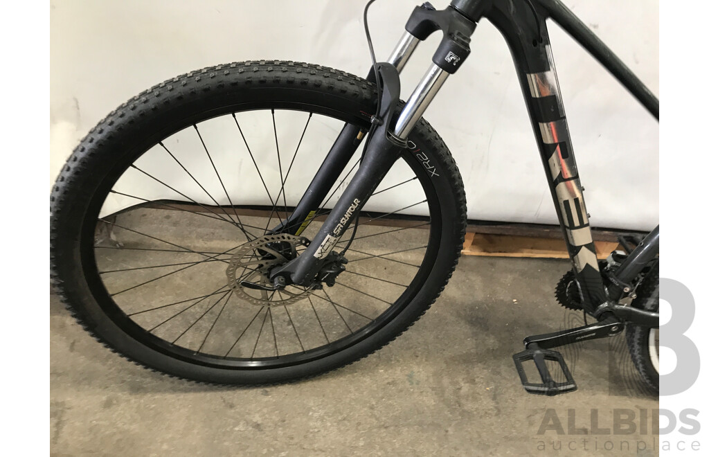 Trek Marlin 5 16 Speed Mountian Bike