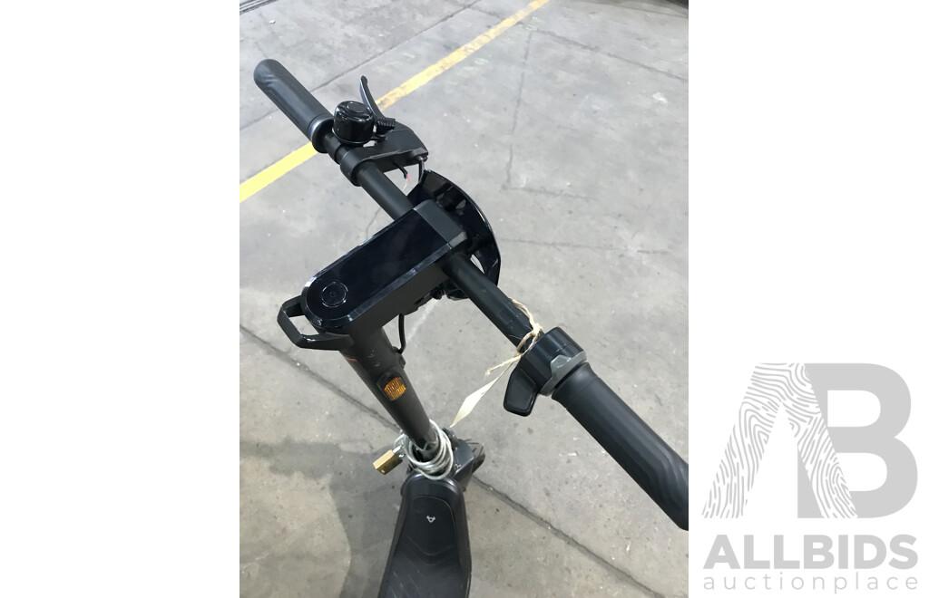 NIU KQi3 Sport Electric Kick Scooter