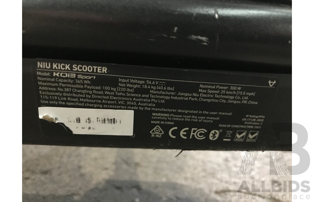 NIU KQi3 Sport Electric Kick Scooter