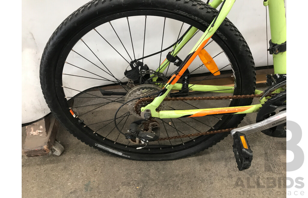 Trek 3500 21 Speed Mountian Bike