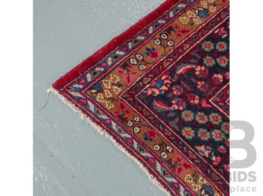 Hand Knotted Persian Mashad Rug