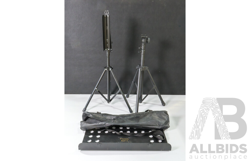 Pair of Foldable Sheet Music Stands and Bag