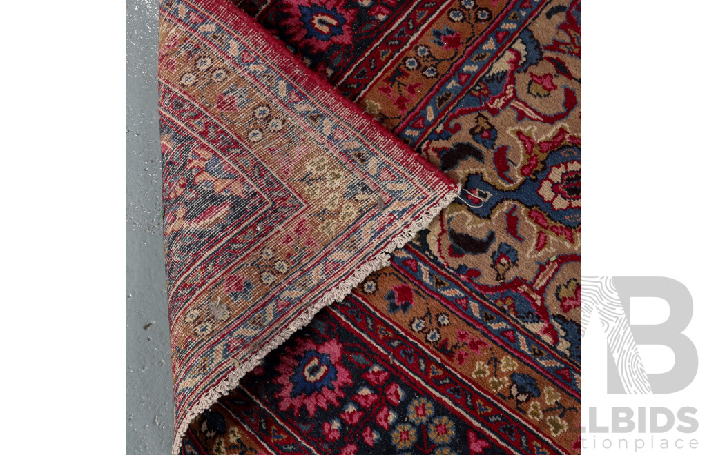 Hand Knotted Persian Mashad Rug