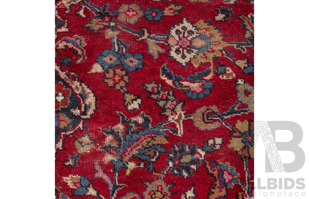 Hand Knotted Persian Mashad Rug