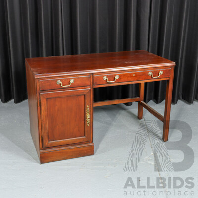 Drexel Heritage Single Pedestal Desk