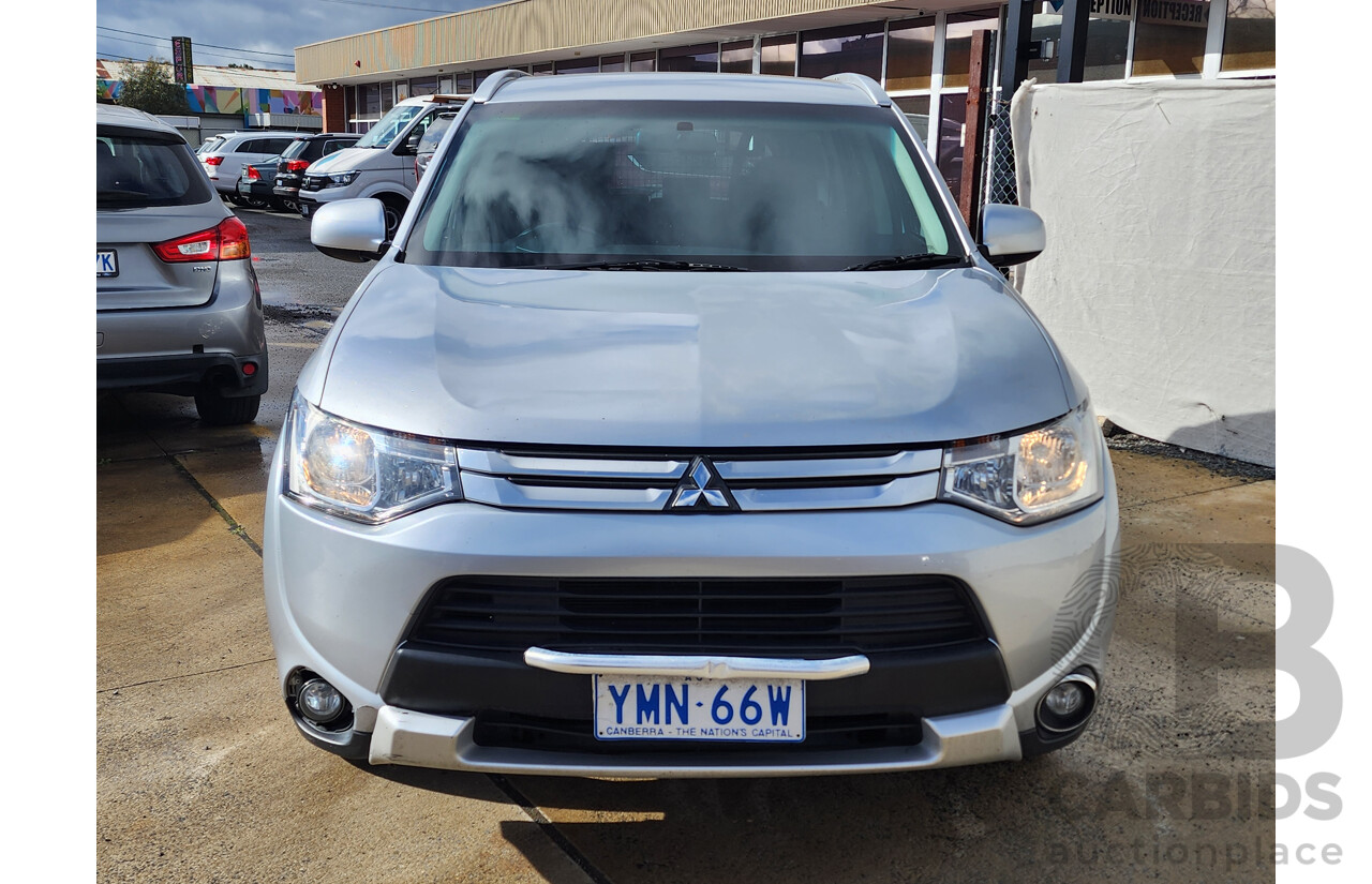 06/2014 Mitsubishi Outlander ES (4x4) ZJ MY14.5 4d Wagon Silver 2.4L