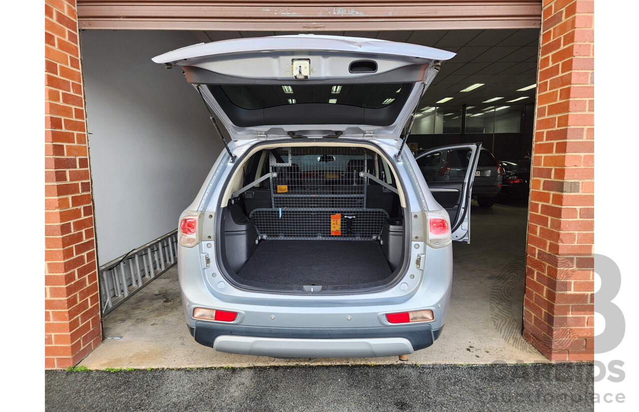 06/2014 Mitsubishi Outlander ES (4x4) ZJ MY14.5 4d Wagon Silver 2.4L