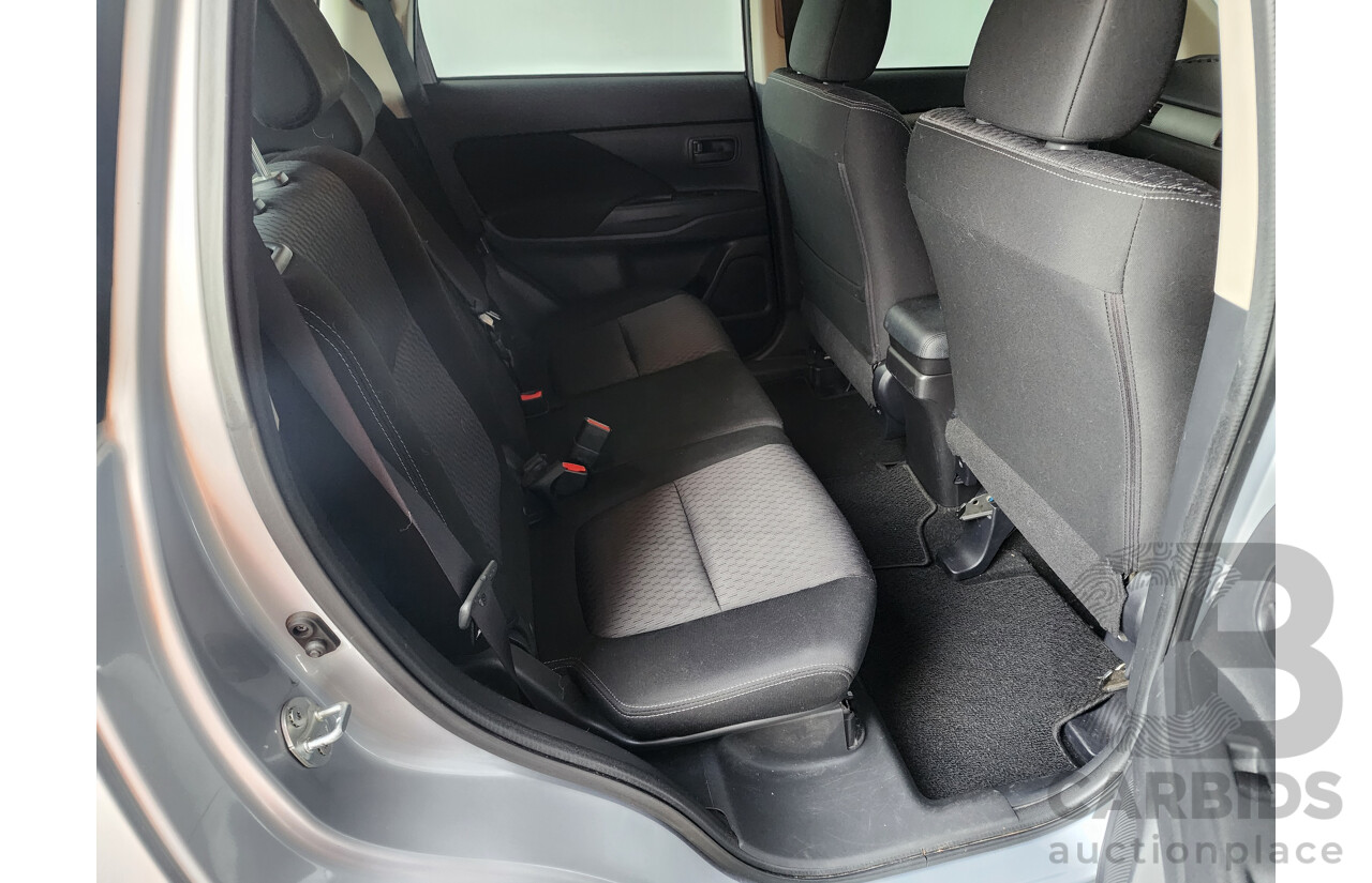 06/2014 Mitsubishi Outlander ES (4x4) ZJ MY14.5 4d Wagon Silver 2.4L