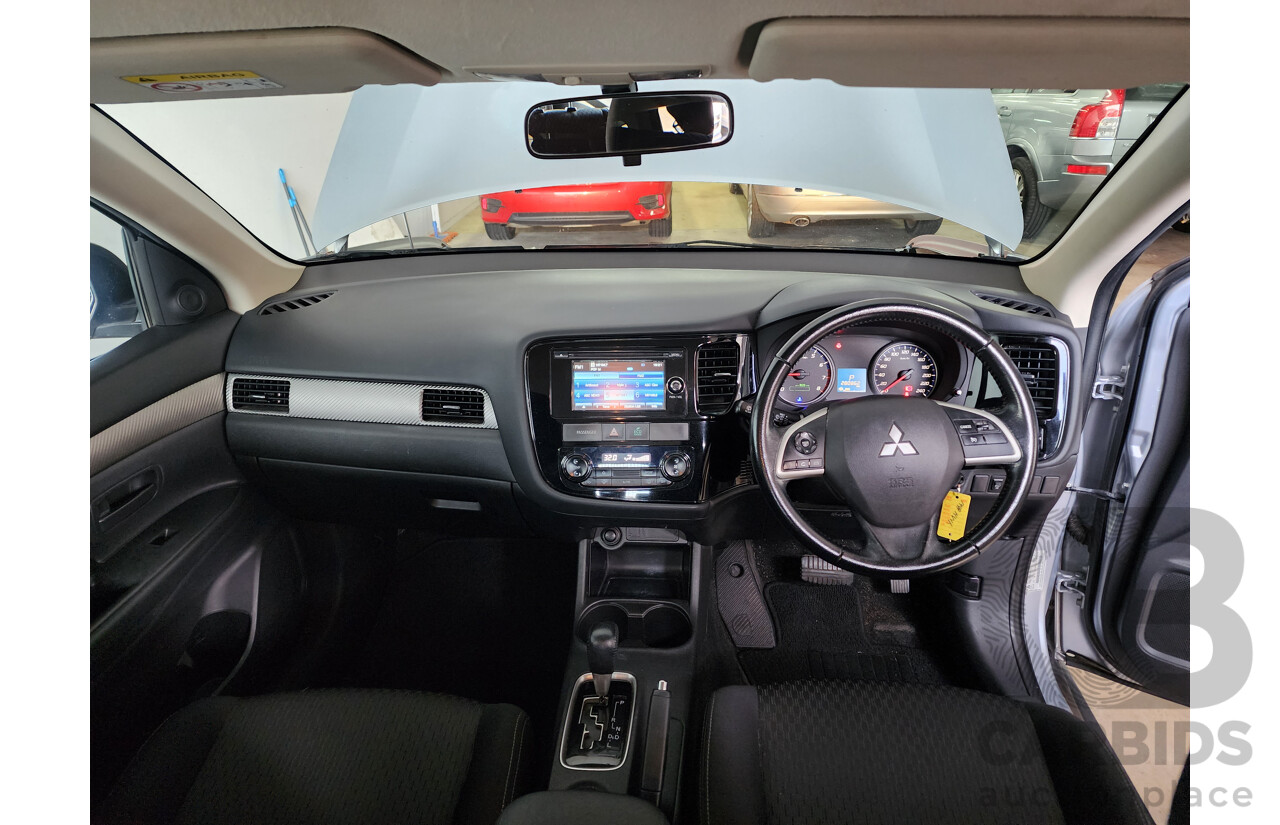 06/2014 Mitsubishi Outlander ES (4x4) ZJ MY14.5 4d Wagon Silver 2.4L
