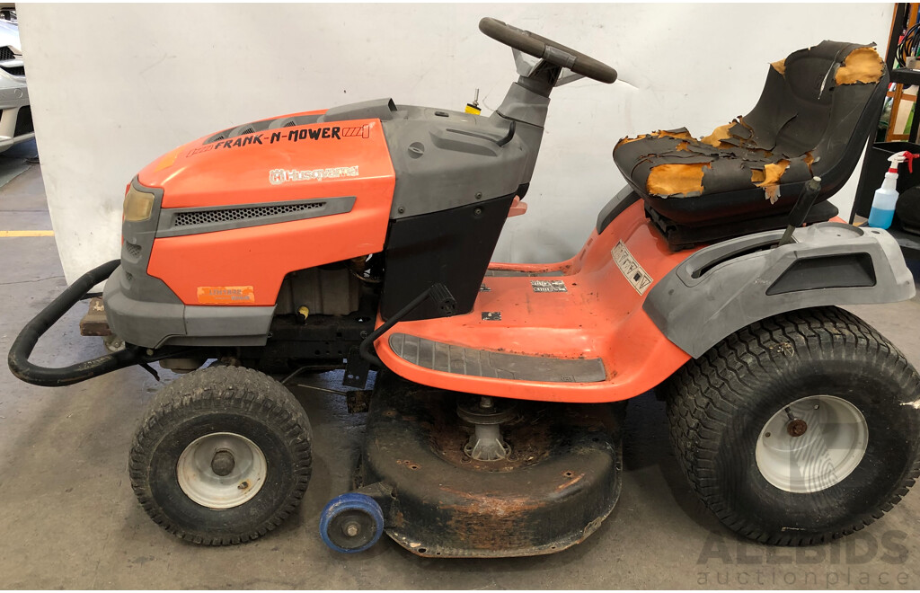 Husqvarna LTH1842 Ride on Lawn Tractor Mower