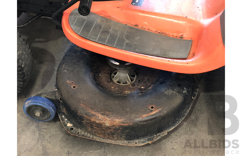 Husqvarna LTH1842 Ride on Lawn Tractor Mower