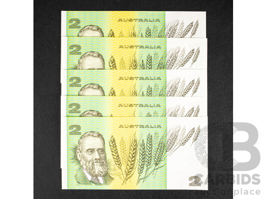 Five Australian 1985 Two Dollar Notes R89 Johnston/Fraser, Consecutive LEF118869-LEF118873,