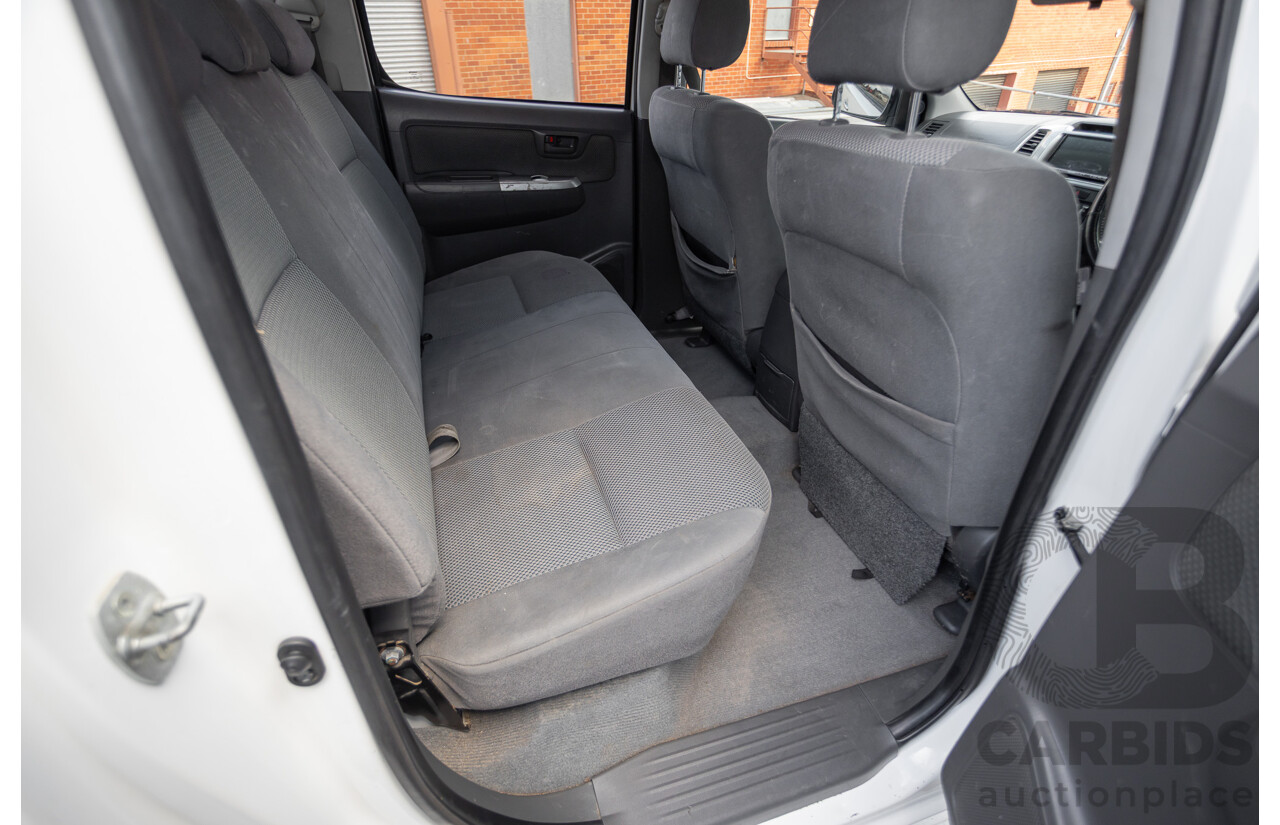 02/2013 Toyota Hilux SR5 (4x4) KUN26R MY12 Dual Cab Trayback Ute White 3.0L
