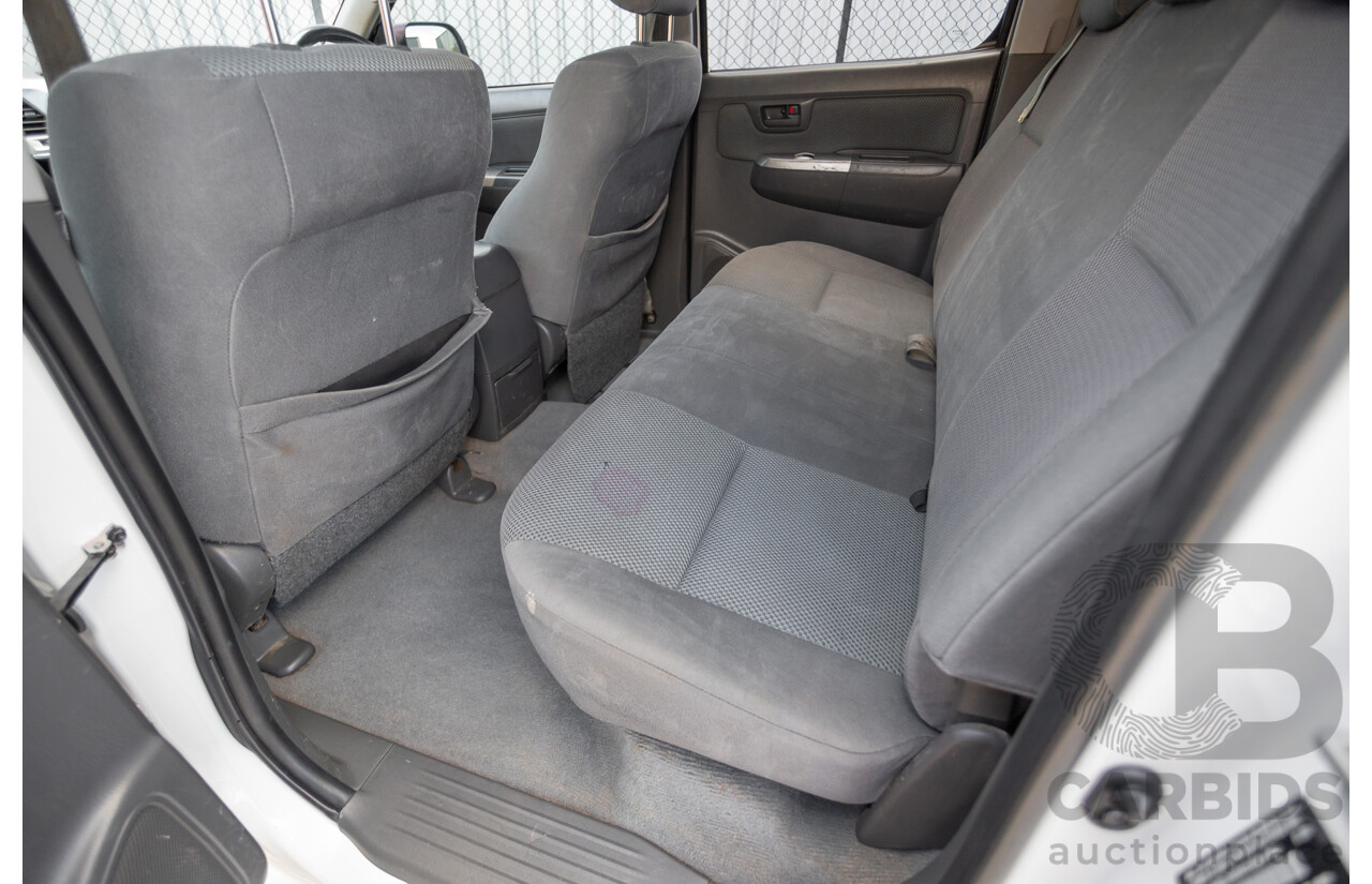 02/2013 Toyota Hilux SR5 (4x4) KUN26R MY12 Dual Cab Trayback Ute White 3.0L