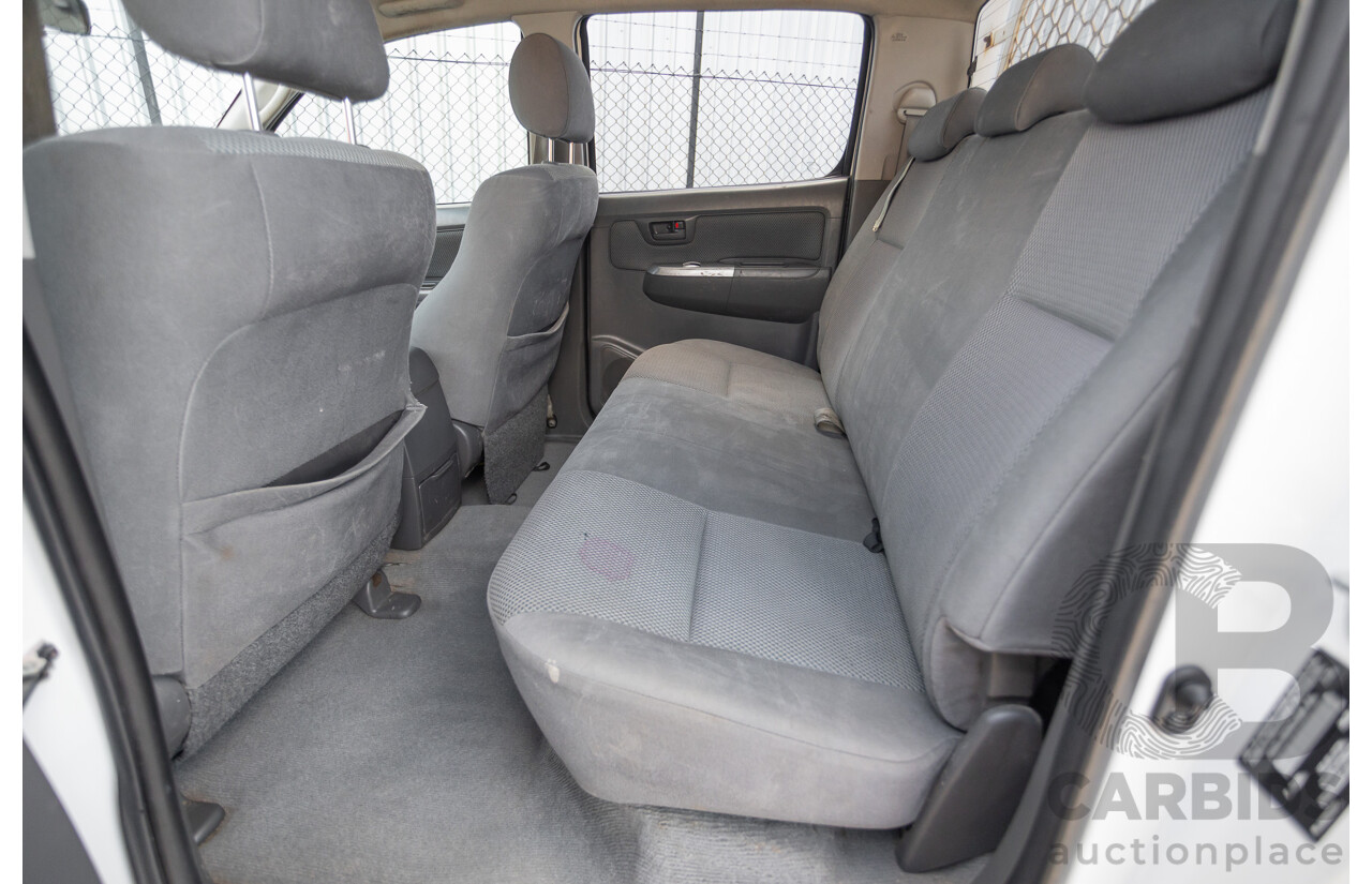 02/2013 Toyota Hilux SR5 (4x4) KUN26R MY12 Dual Cab Trayback Ute White 3.0L